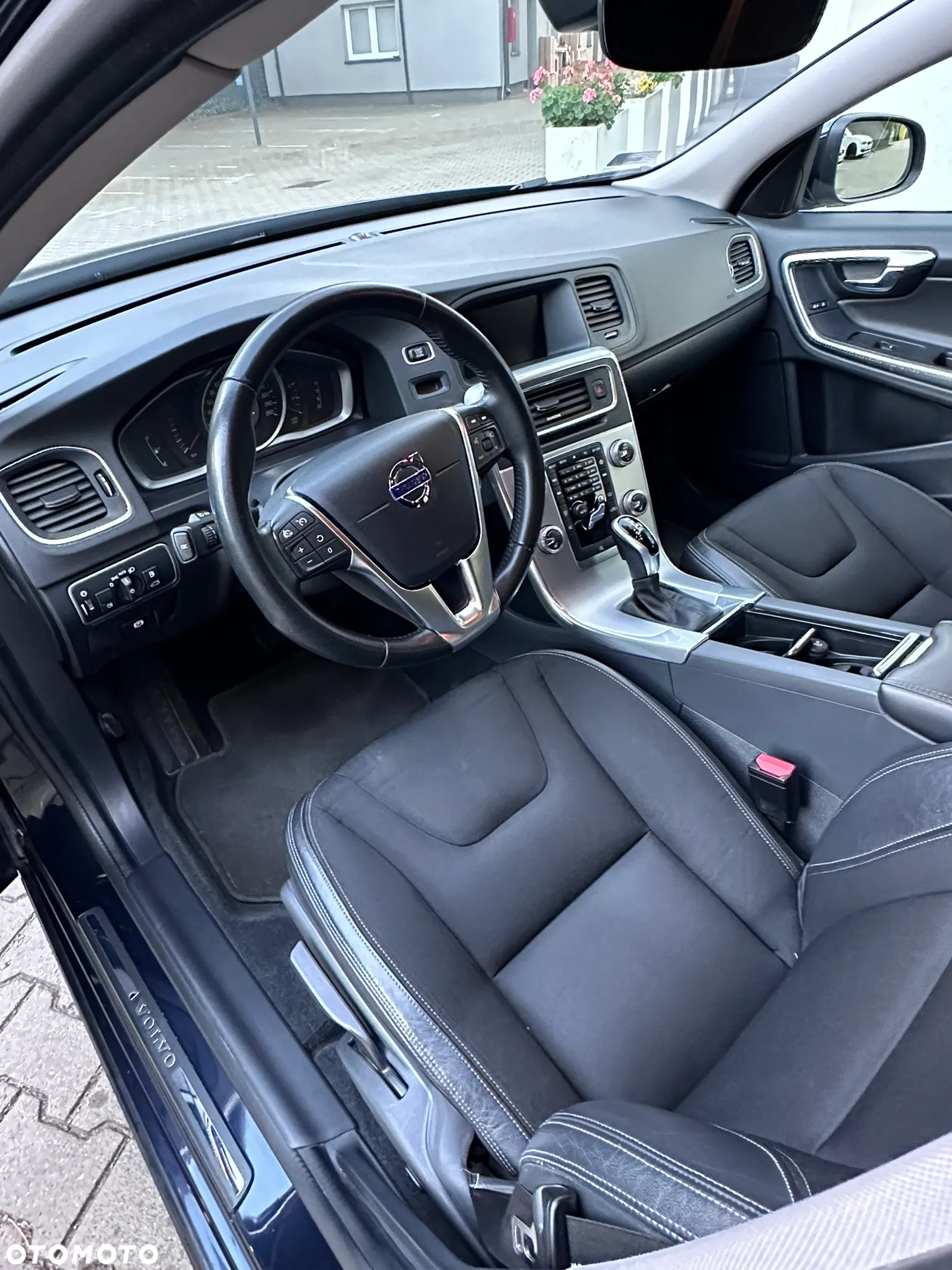 Volvo V60 D4 Drive-E Momentum - 9