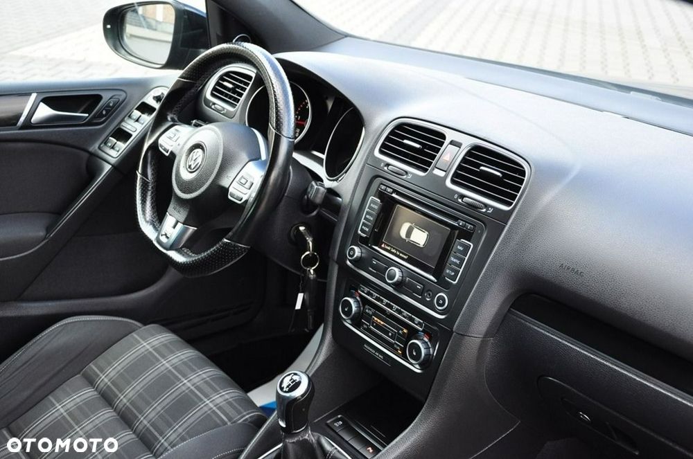 Volkswagen Golf - 27