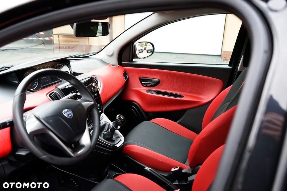 Lancia Ypsilon Y 0.9 TwinAir Turbo 8V Gold - 12