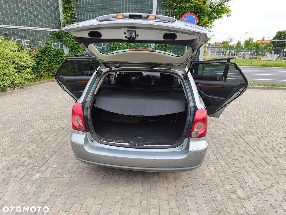 Toyota Avensis 1.8 VVT-i Luna - 10