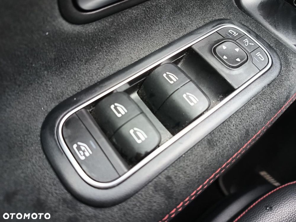 Mercedes-Benz CLA 220 4-Matic 7G-DCT - 23
