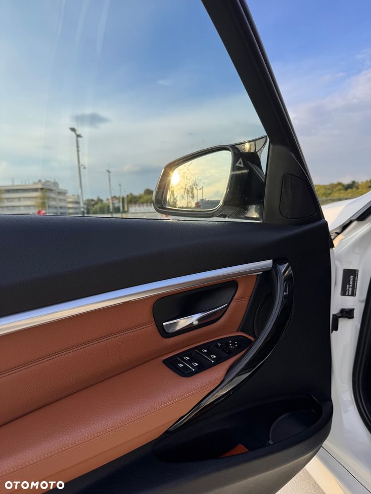 BMW Seria 3 330d M Sport Shadow - 12