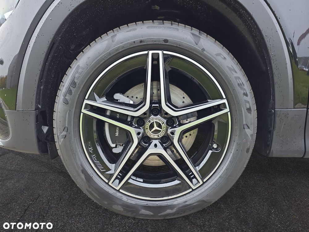 Mercedes-Benz GLB - 9