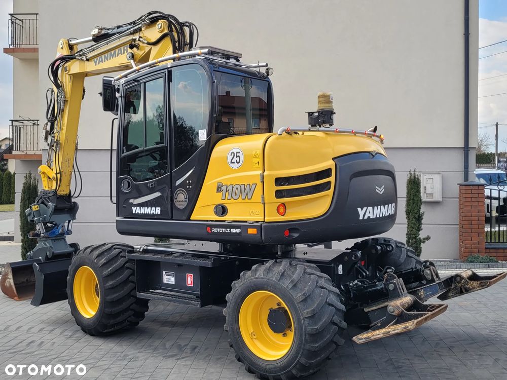 Yanmar B110W / ROTOTILT ze szczypcami / przyczepa / - 1