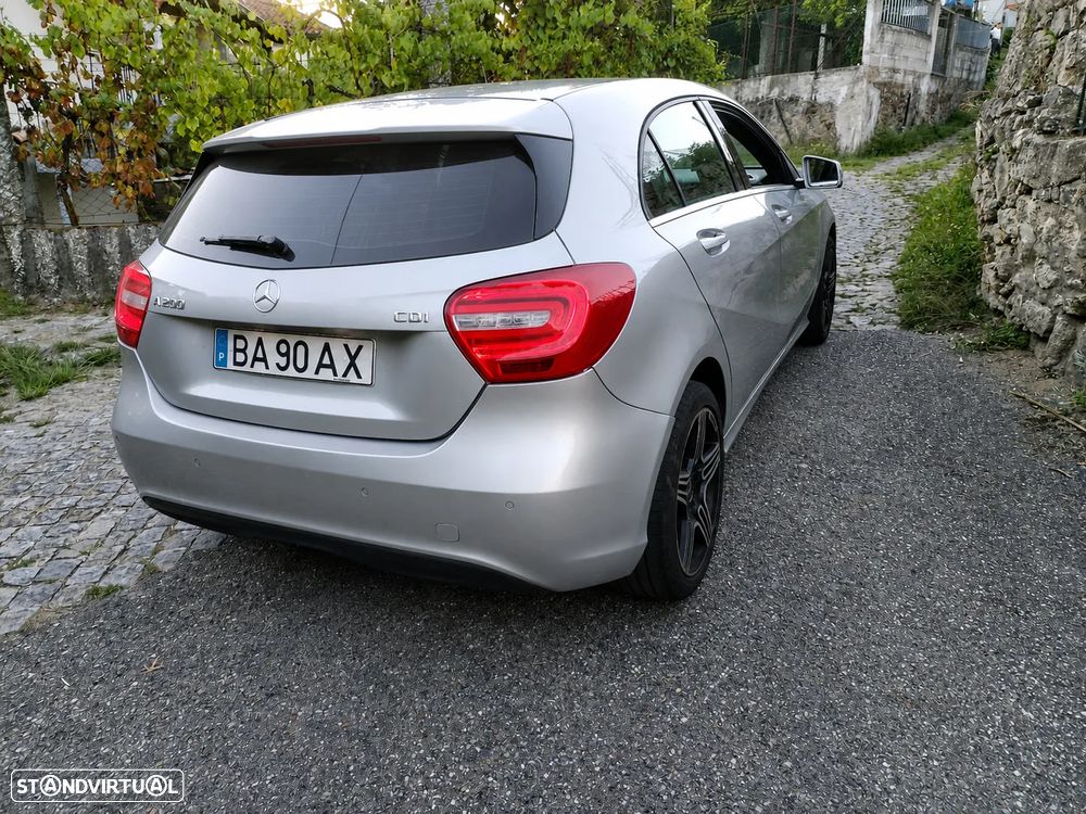 Mercedes-Benz A 200 CDI (BlueEFFICIENCY) Urban - 3