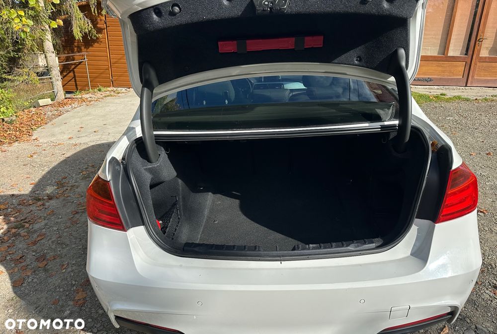 BMW Seria 3 320d xDrive Sport Line - 14