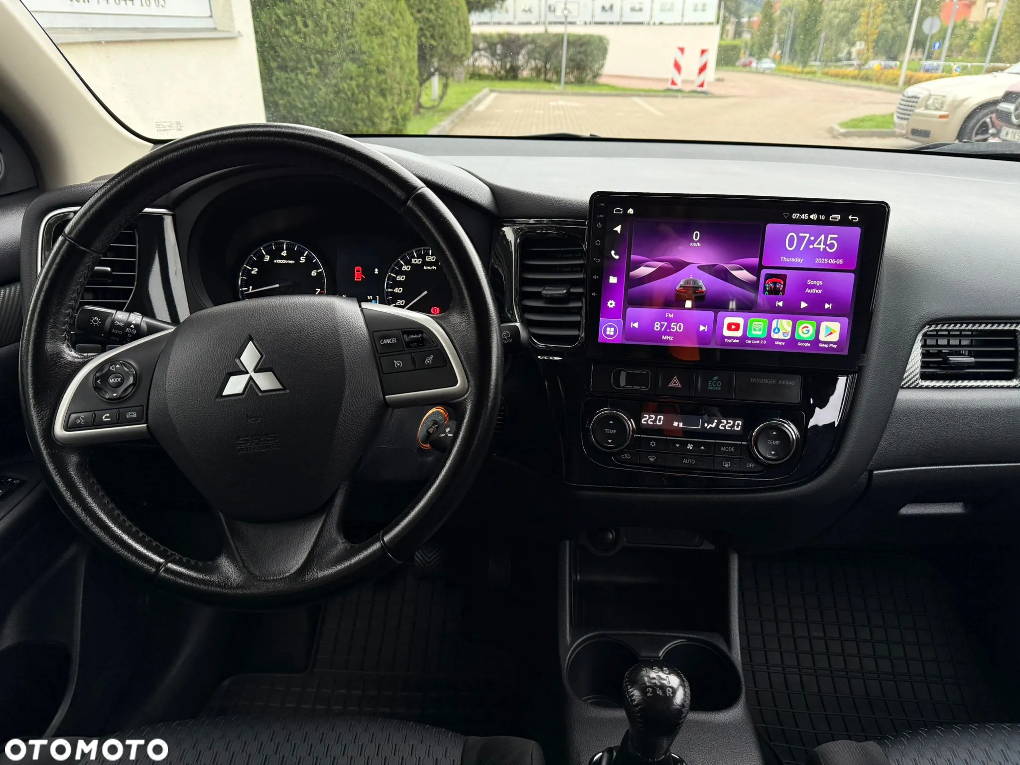Mitsubishi Outlander 2.0 Invite + 2WD - 28