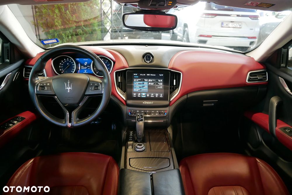 Maserati Ghibli S - 18