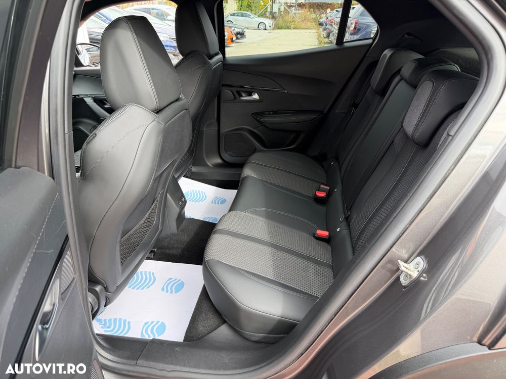 Peugeot 2008 1.2 L PureTech STT EAT8 GT Line - 22