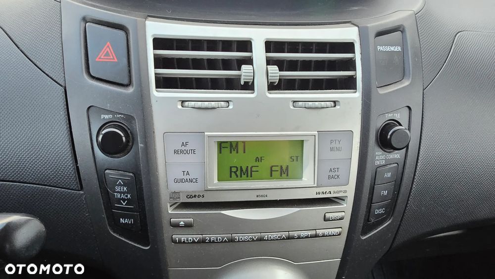 Toyota Yaris 1.4 D-4D Prestige - 22