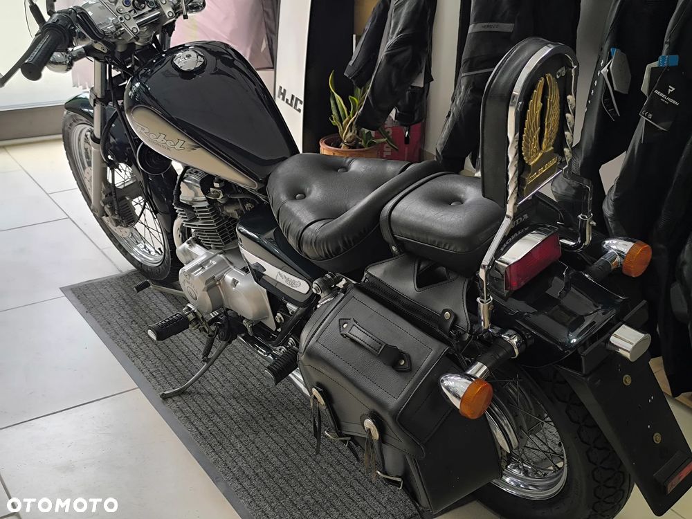 Honda CA - 19