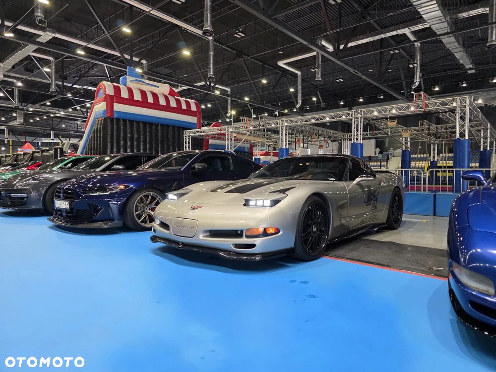 Chevrolet Corvette - 30