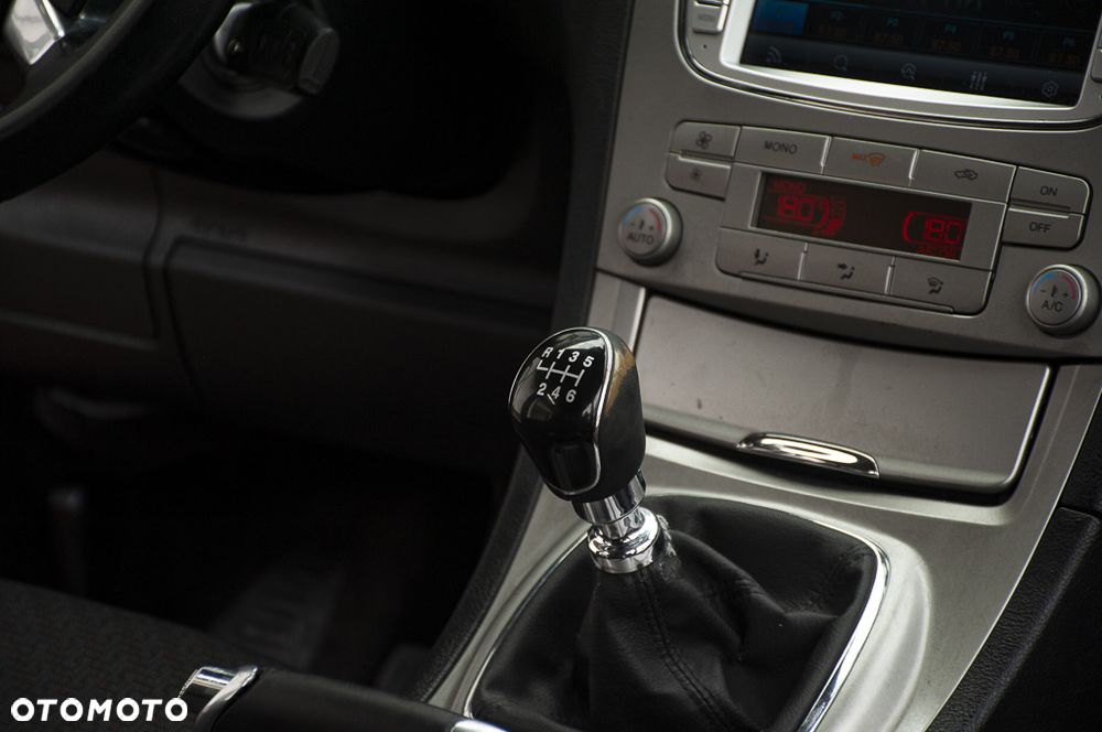 Ford Galaxy 2.0 TDCi Trend - 23