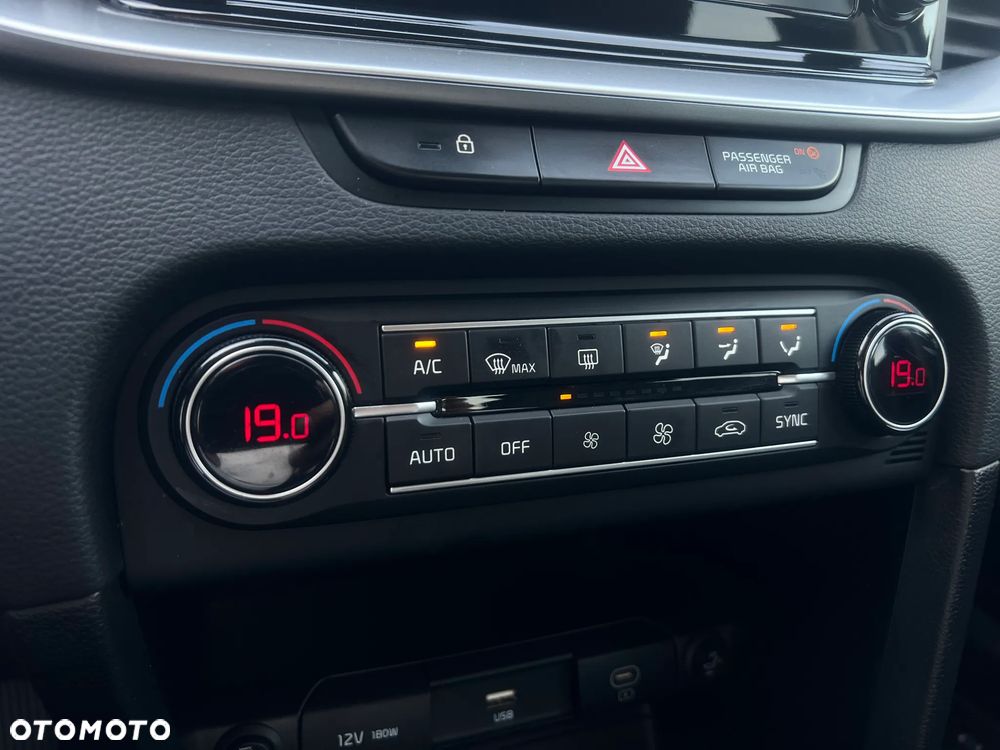 Kia XCeed 1.5 T-GDI M - 22