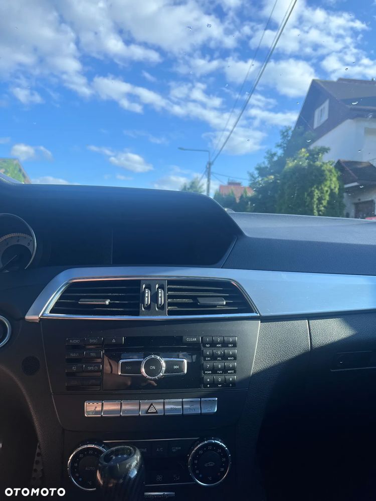 Mercedes-Benz Klasa C 200 CGI BlueEff Avantgarde - 10