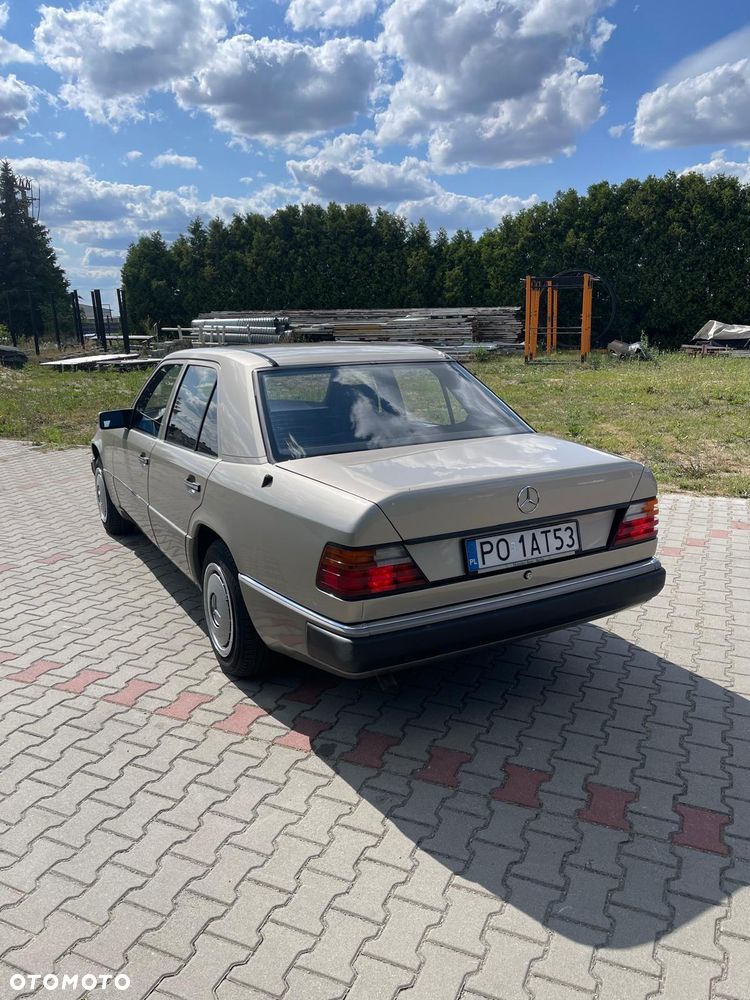 Mercedes-Benz W124 (1984-1993) - 28
