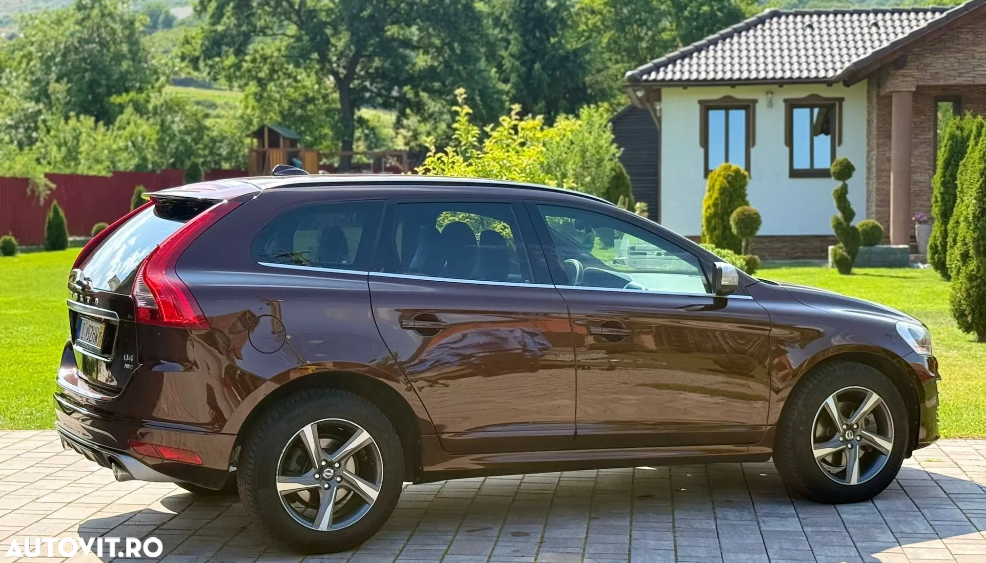 Volvo XC 60 D4 AWD Geartronic RDesign - 9