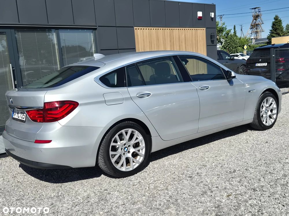 BMW 5GT - 12