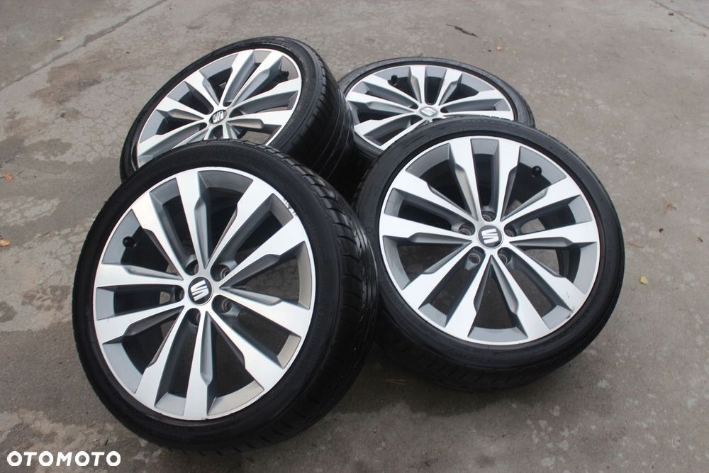 Felgi Aluminiowe Seat Ibiza FR R17 Opony letnie 215/40 - 2