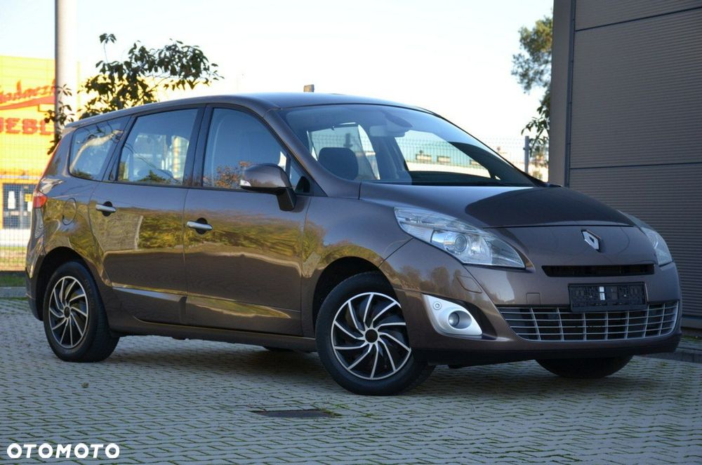Renault Grand Scenic - 13