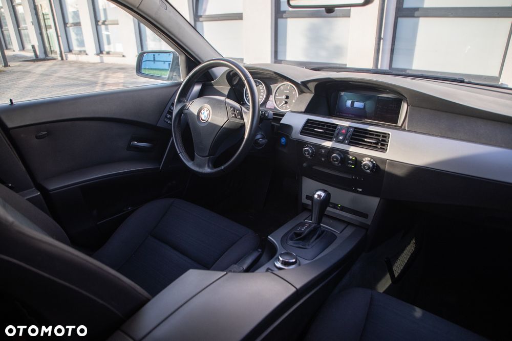 BMW Seria 5 525d - 16