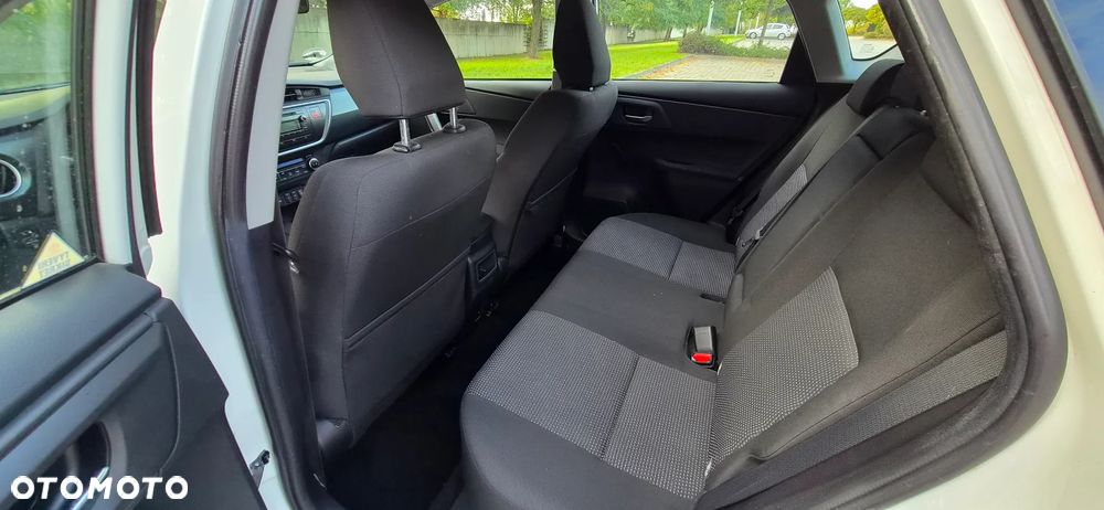 Toyota Auris 1.33 Dual-VVT-i Design Edition - 20