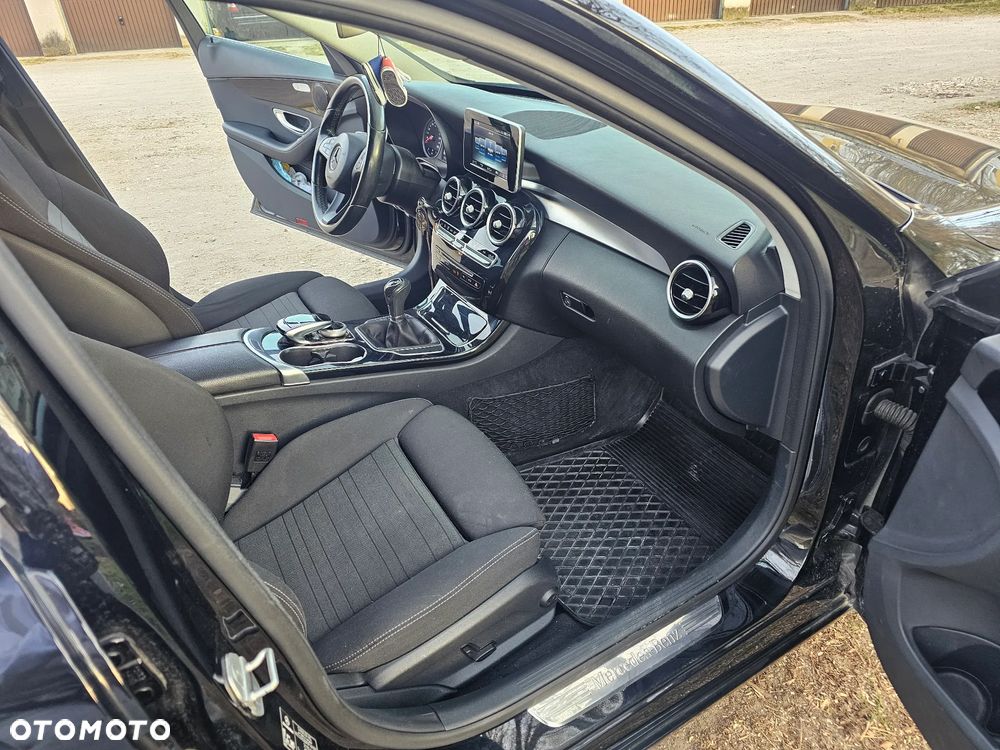 Mercedes-Benz Klasa C 220 CDI BlueEff Avantgarde - 9
