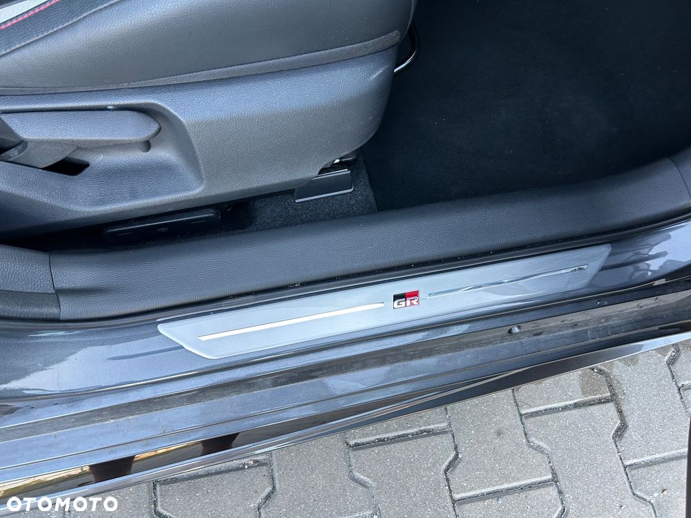 Toyota Corolla 2.0 Hybrid GR Sport Dynamic - 33