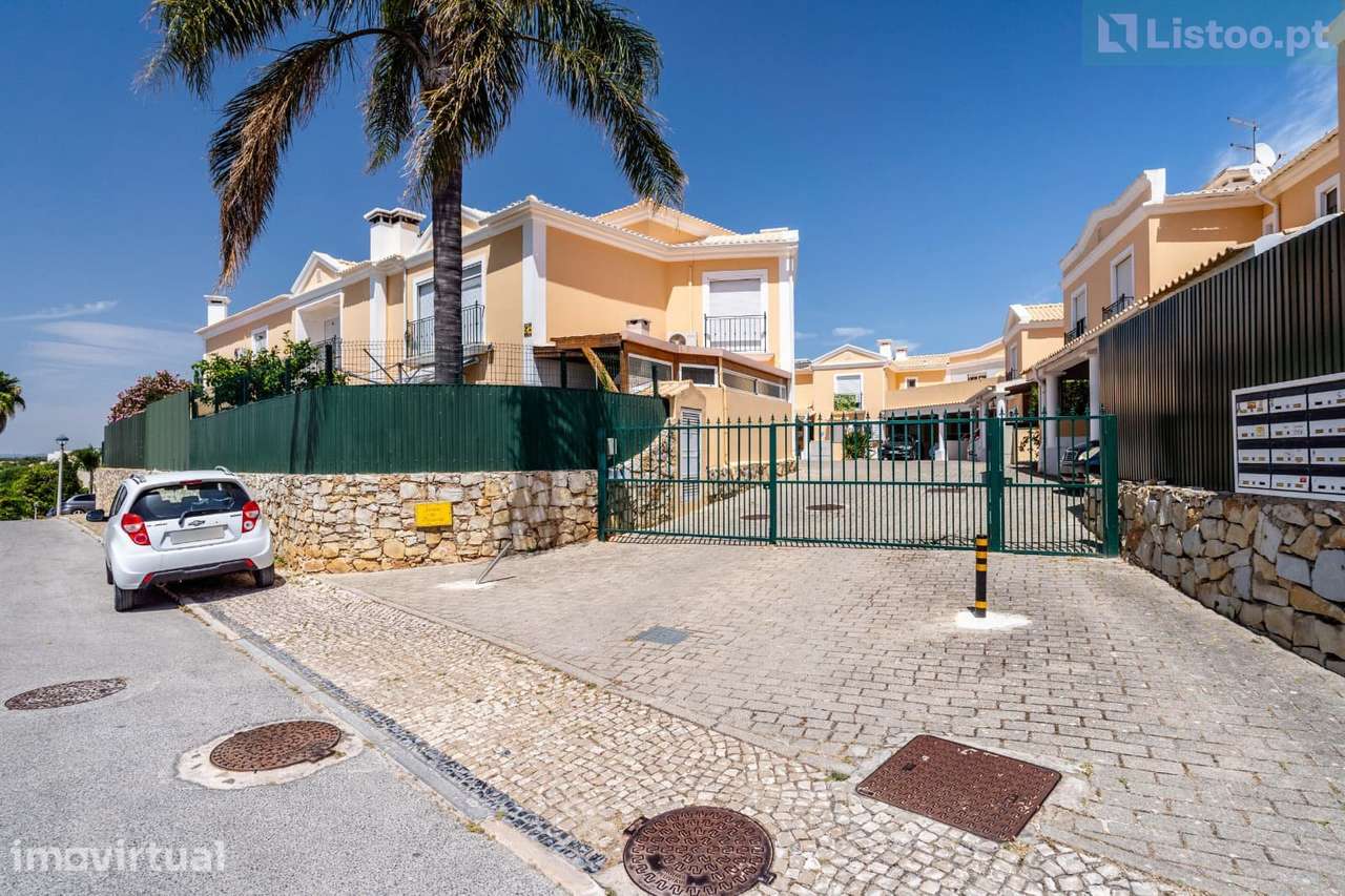 Moradia T2+1 em Albufeira – Zona Calma, Jardim Privativo de 80m² e Eno - Grande imagem: 2/37