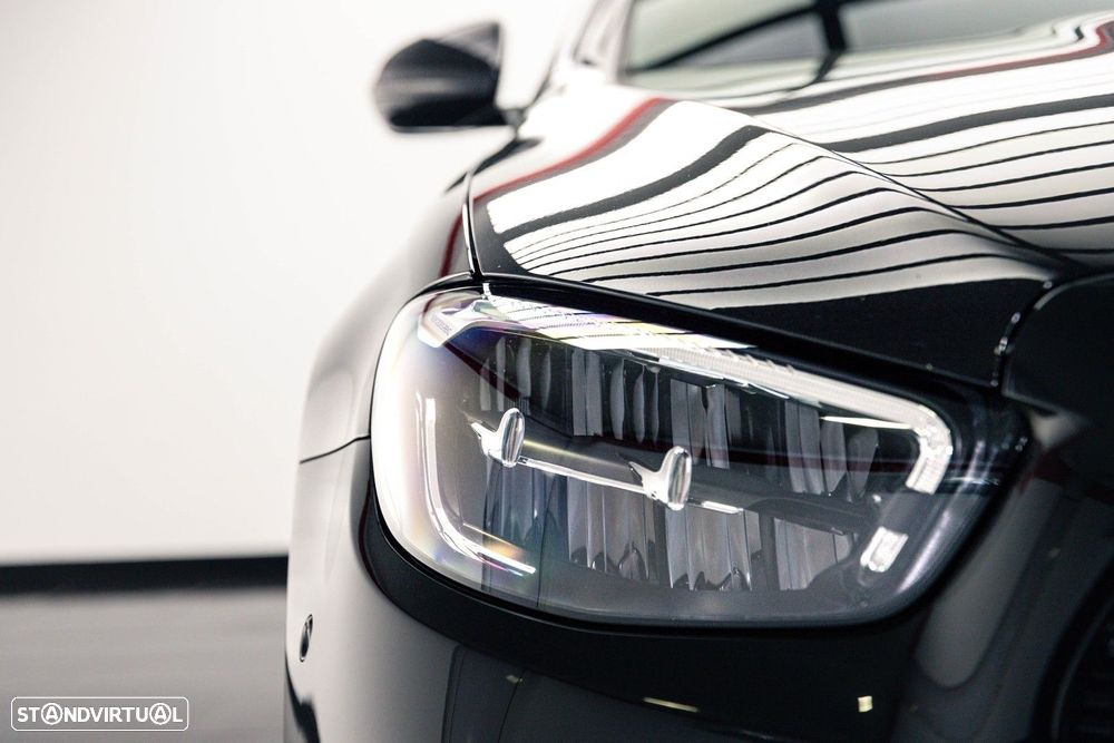 Mercedes-Benz E 300 e AMG Line - 4