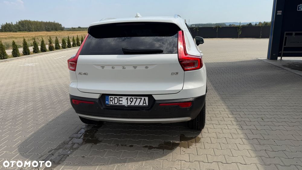 Volvo XC 40 D3 Momentum Pro - 2