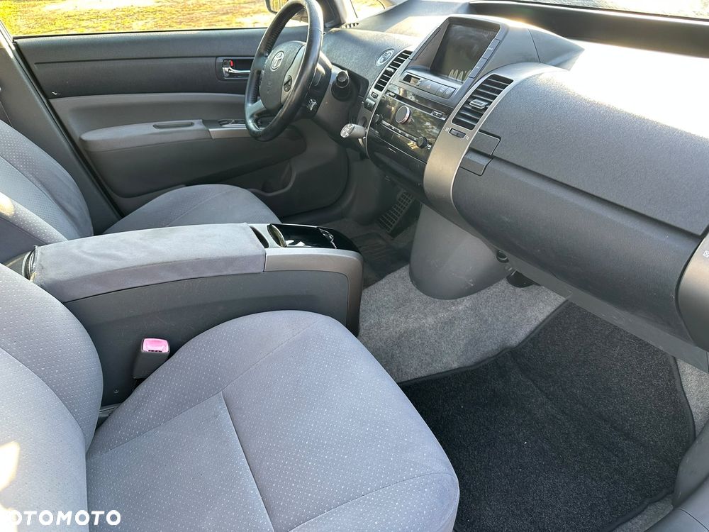 Toyota Prius - 5