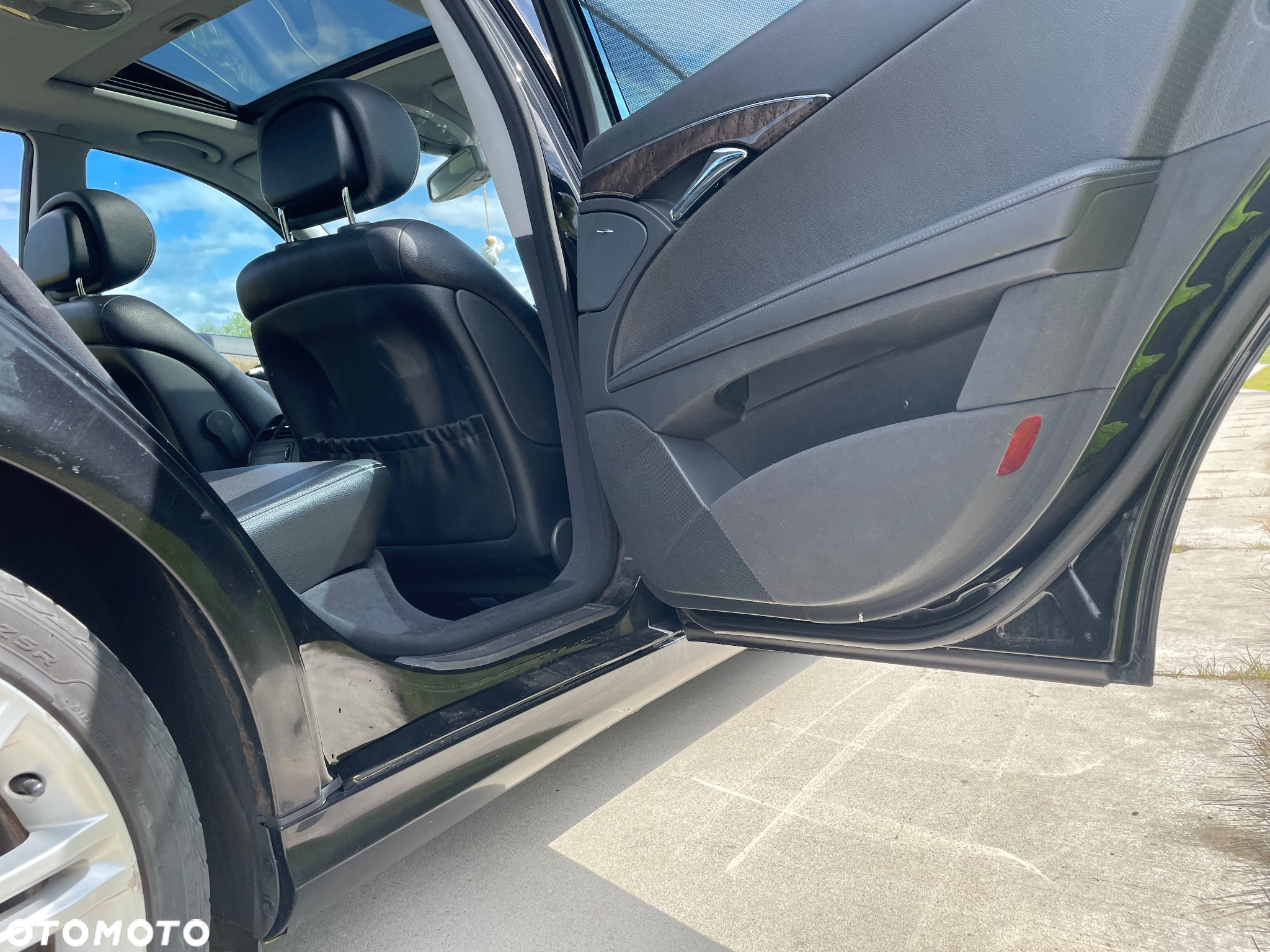 Mercedes-Benz Klasa E 320 CDI T Avantgarde - 25