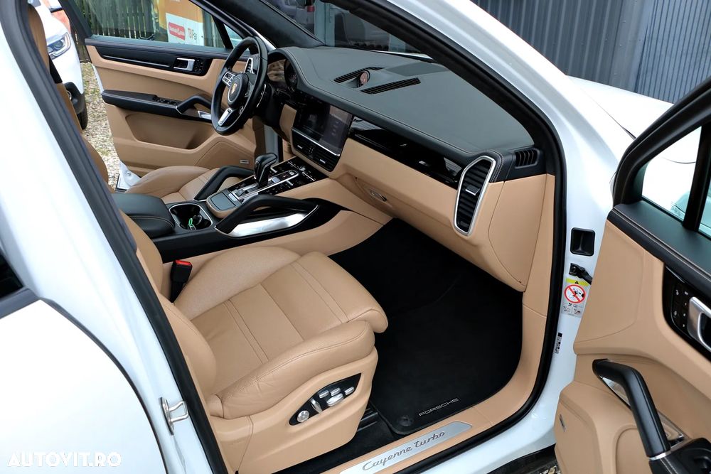 Porsche Cayenne Turbo - 15