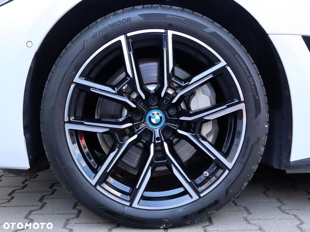 BMW i4 - 4