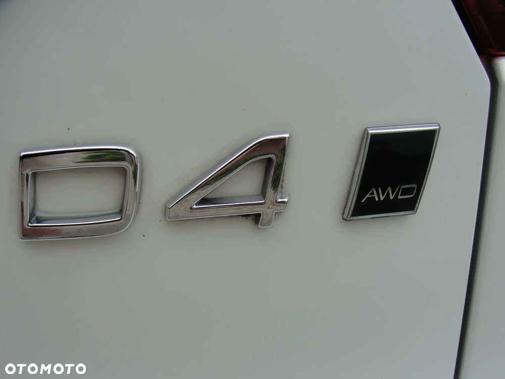 Volvo XC 40 D4 AWD Geartronic R-Design - 23