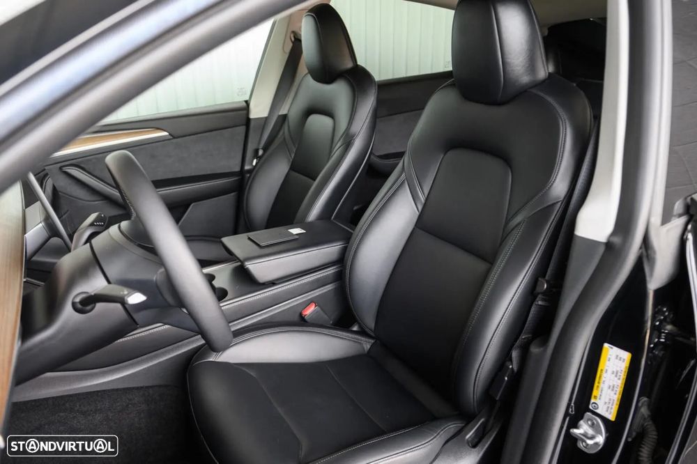 Tesla Model Y Long Range RWD - 25