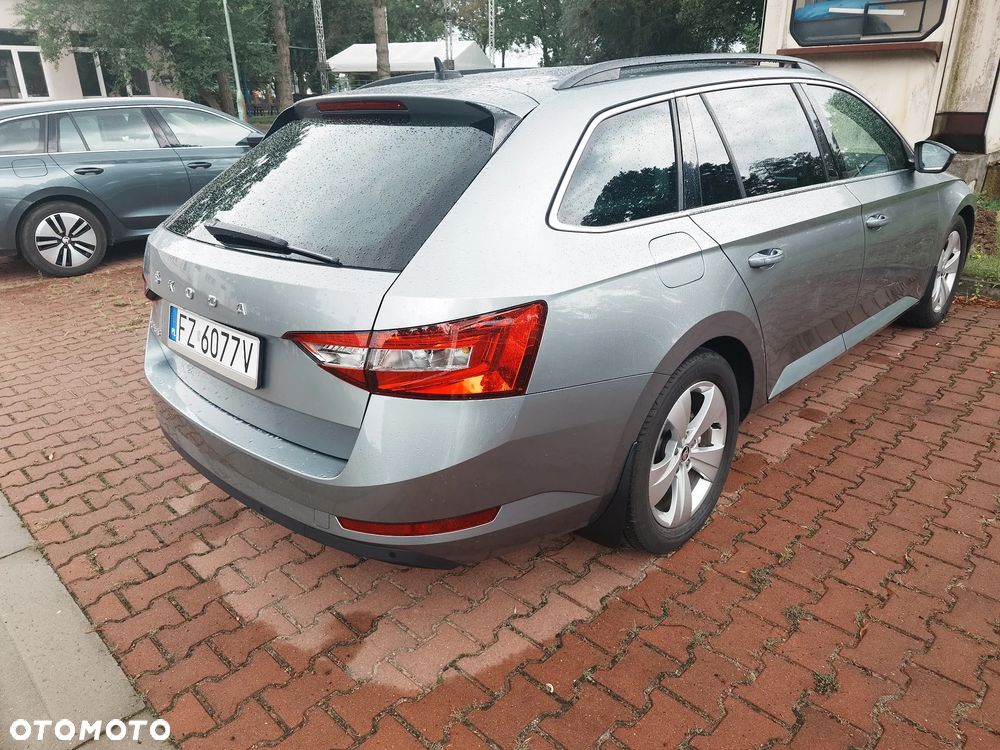 Skoda Superb 2021 photo 4