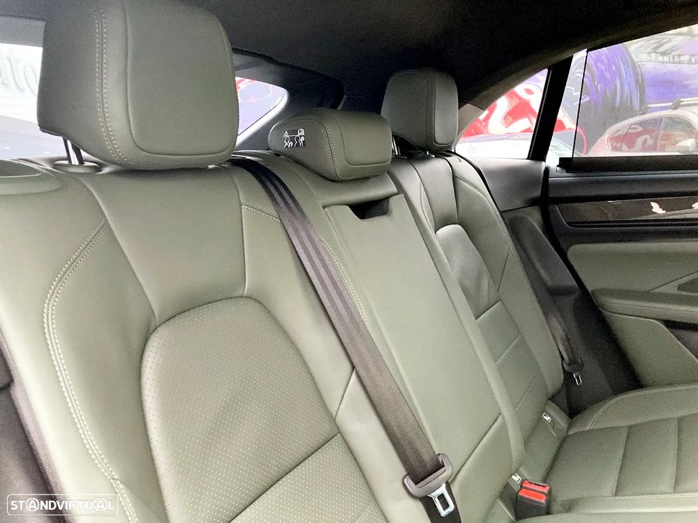 Porsche Macan Electric Turbo - 35