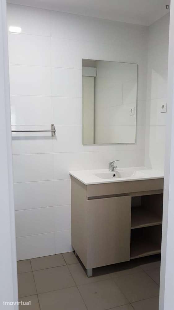 Apartamento com 4 quartos - localizado em Olaias Lisbon - Grande imagem: 3/8