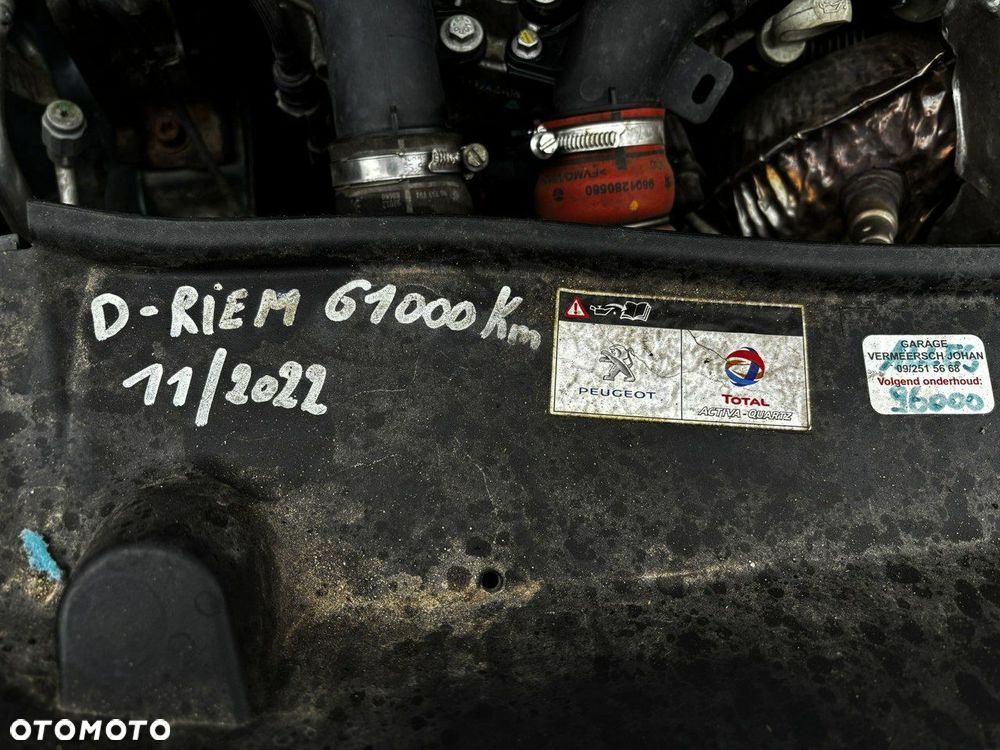 Peugeot 2008 1.2 Pure Tech Allure S&S - 25