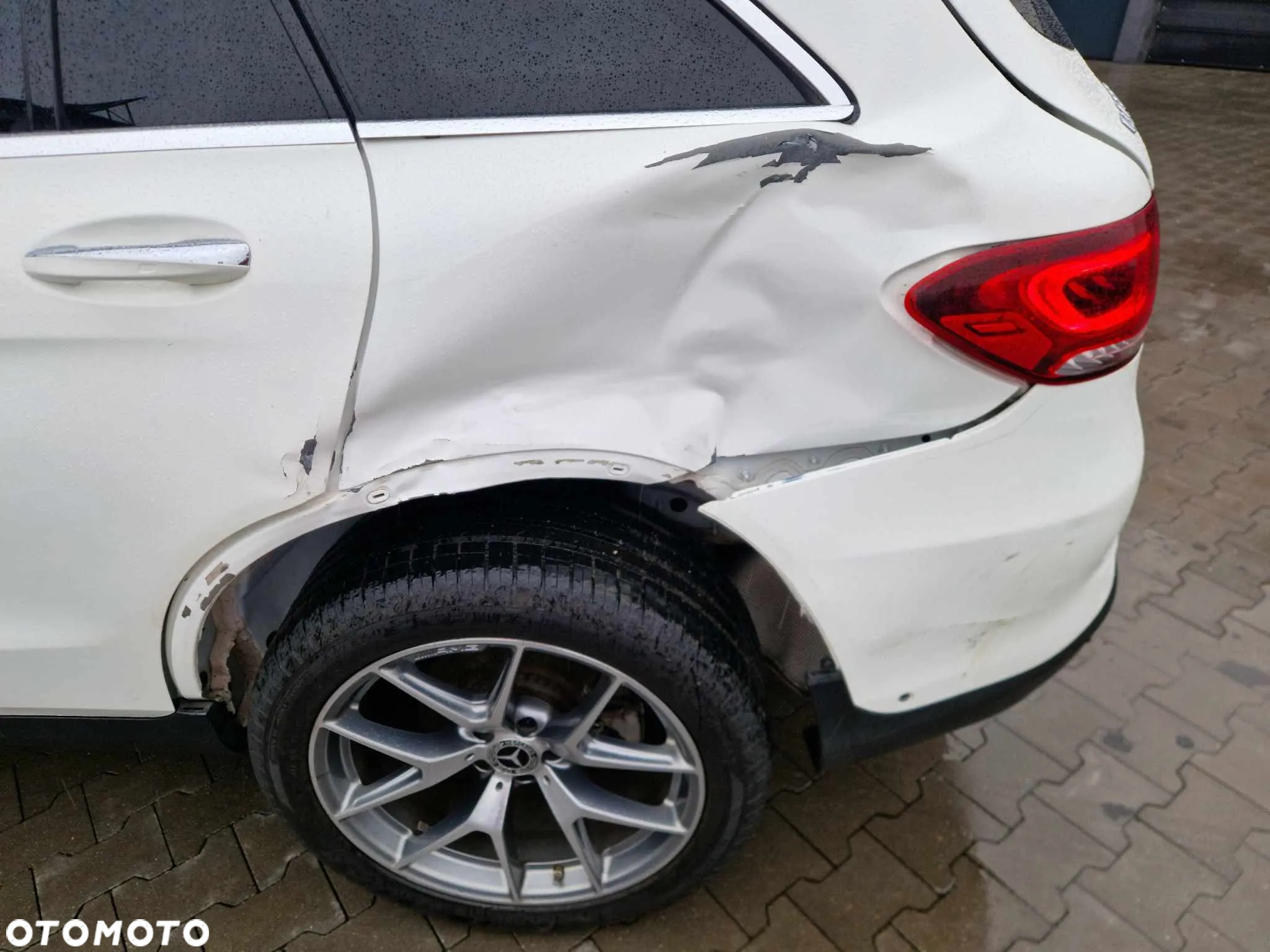 Mercedes-Benz GLC 300 4Matic 9G-TRONIC AMG Line Plus - 20