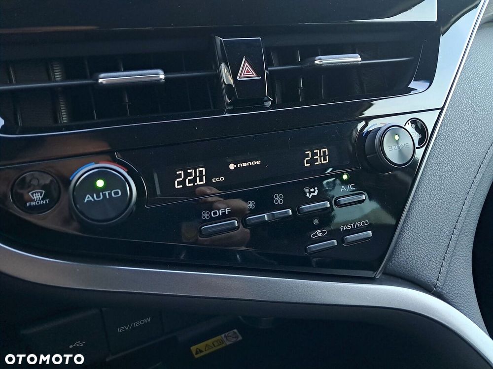 Toyota Camry 2.5 Hybrid Executive CVT - 23