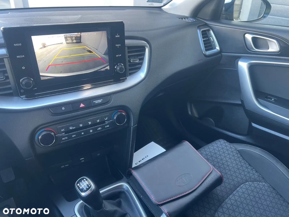 Kia Ceed Kombi 18-21 - 21