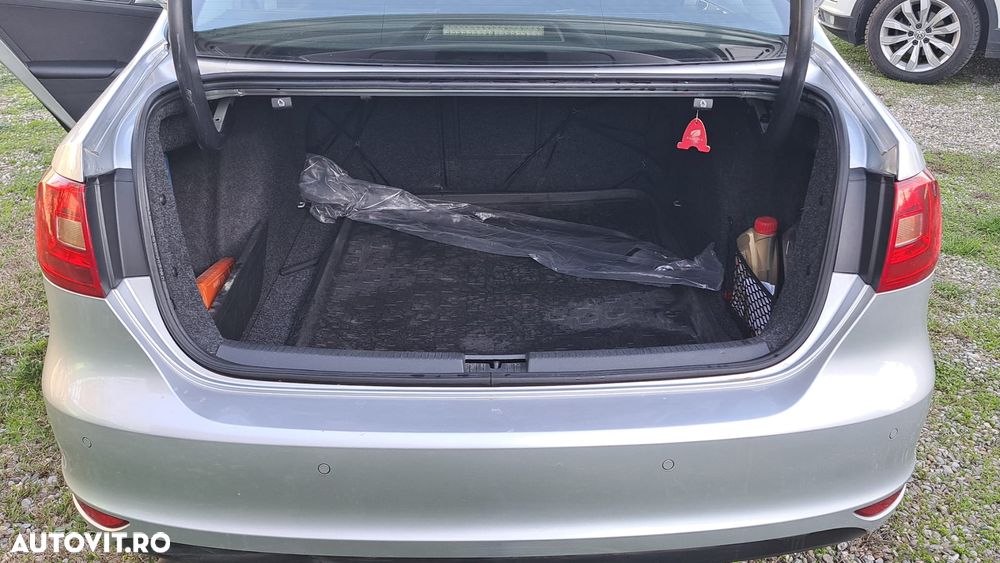 Volkswagen Jetta 1.6 TDI CR DPF Comfortline - 11