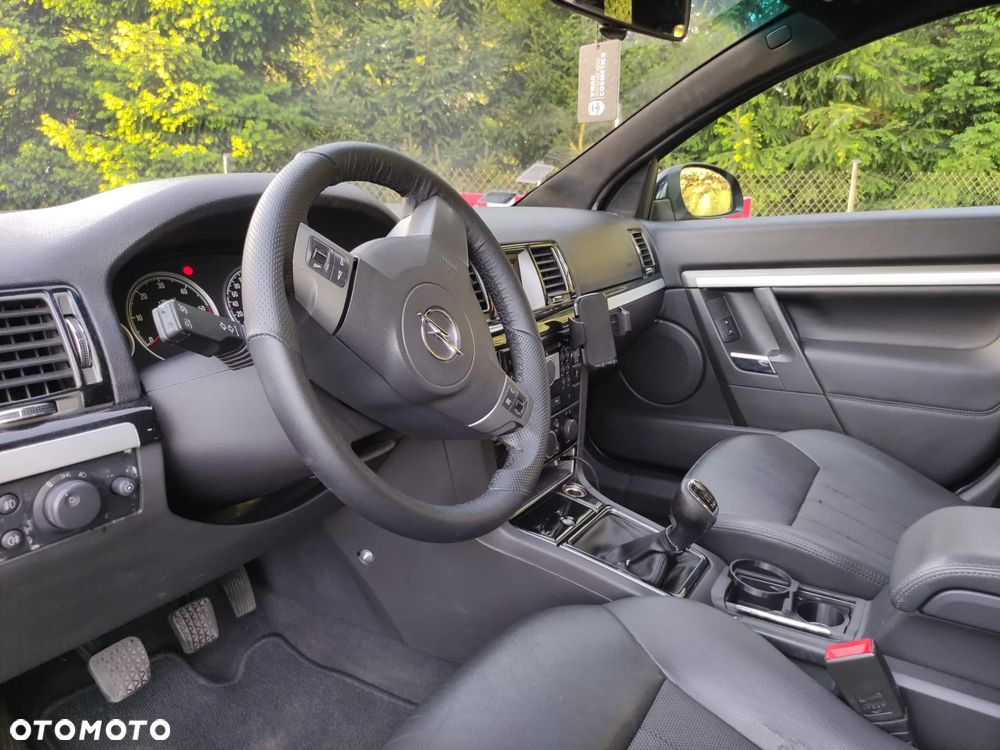 Opel Vectra 1.9 CDTI Sport / GTS - 16