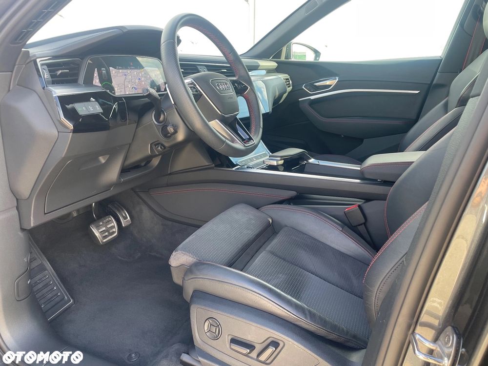 Audi Q8 Sportback e-tron - 21