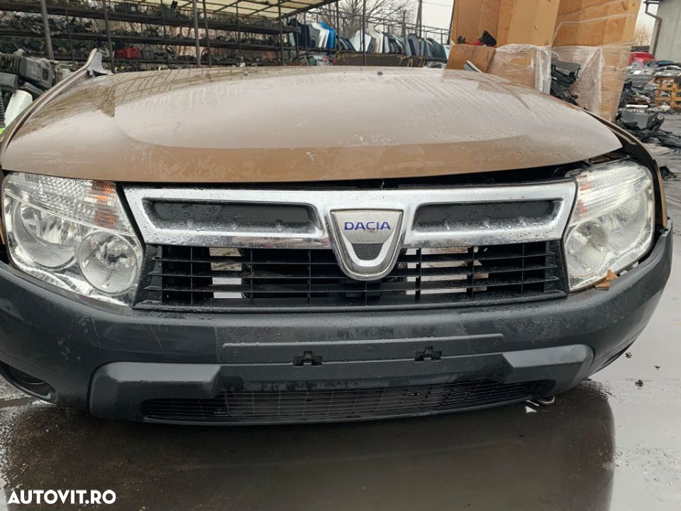 Vand fata completa Dacia Duster anul 2011 - 4