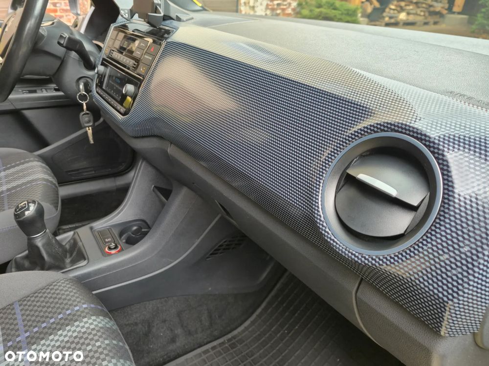 Volkswagen up! club - 28