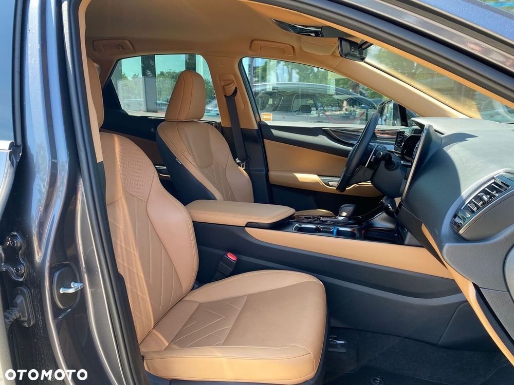 Lexus NX 350h Prestige AWD - 24